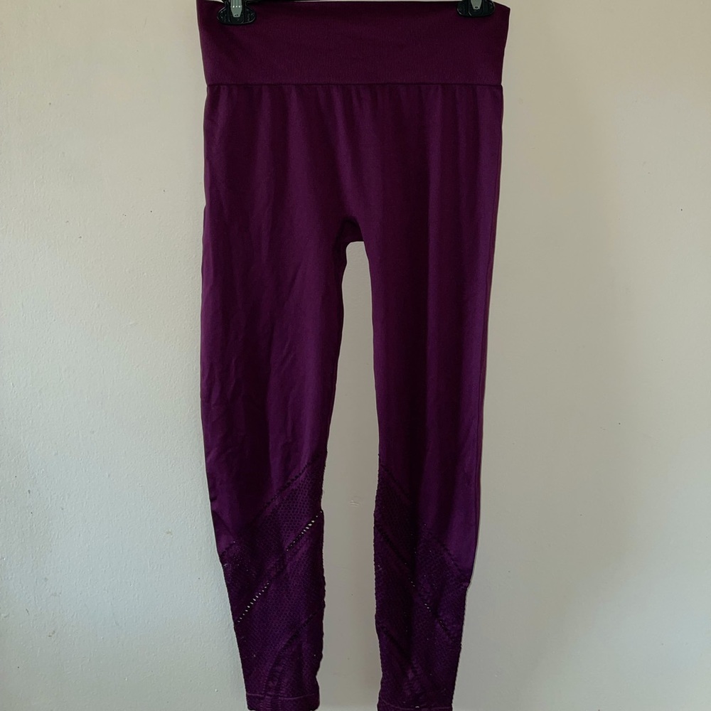 Maroon leggings